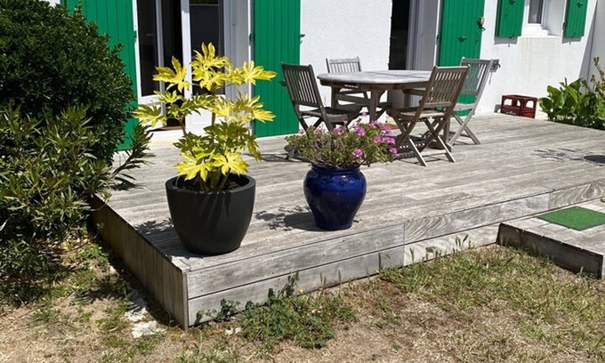 La Couarde-sur-Mer House | Modern Renovated Holiday Home: Close to Village, Beaches & Market