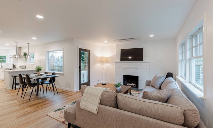 Whittier Heights House | Modern Retreat in a Newly Renovated Ballard Craftsman - Near Shops, Cafes, Parks