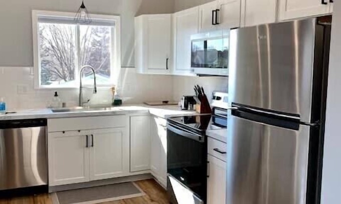 Sand Lake Apartment | Modern Rustic Apt (Newly Remodeled) near the Airport