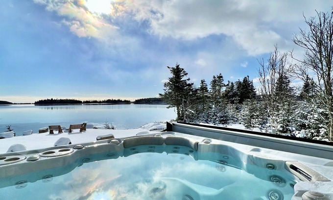 Saint Esprit Cottage | Modern Rustic Lake Cottage w. Priv Luxury Hot Tub