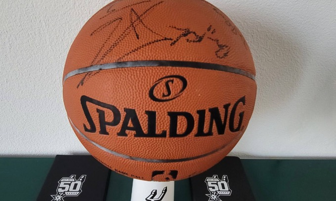 Tobin Hill House | Modern San Antonio townhome at the center of entertainment