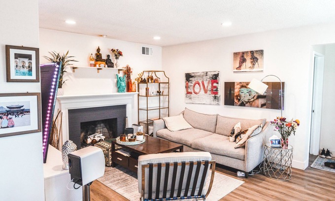 Fullerton House | Modern Socal living Disney Knotts and Beaches in a quiet neighborhood
