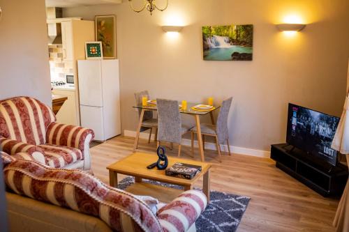 Wolverhampton Apartment | Modern Spacious 2 Bed Apartment Wolverhampton with Free Secure Parking