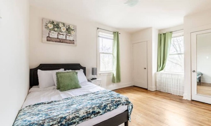 Squirrel Hill South Apartment | Modern&Spacious 3 bd in Squirrel Hill- Close to DT