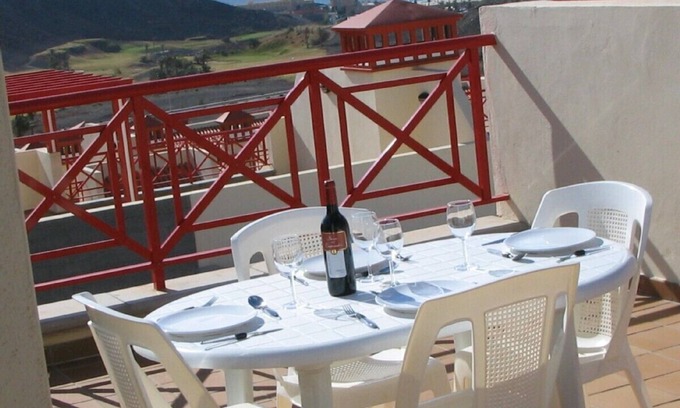 Morro Jable Apartment | MODERN SPACIOUS APT WITH SEA VIEWS + AMAZING PRIVATE ROOF TERRACE/BBQ FREE WiFi