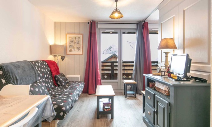 Saint-Sorlin-d'Arves Apartment | Modern studio 4 ppl, balcony, near the ski runs