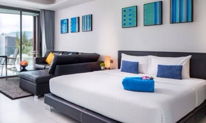 Patong Resort | Modern Studio Condo with private Rooftop Terrace and Jacuzzi