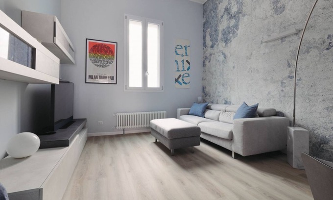 Milan Apartment | Modern Sunlit Loft-Milan Retreat