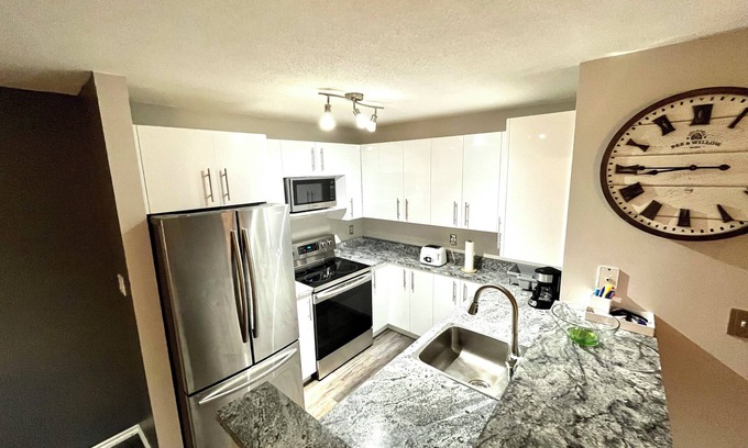 Tuxedo Condo | Modern Tuxedo Condo