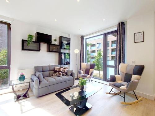 Poplar Apartment | Modern Two Bed Apartment in Poplar near Canary Wharf