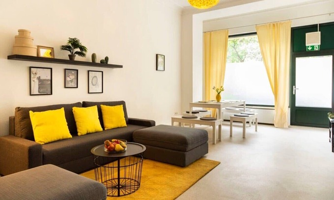 Schoeneberg Apartment | Modern Two Bedroom Apartment in Berlin Schöneberg