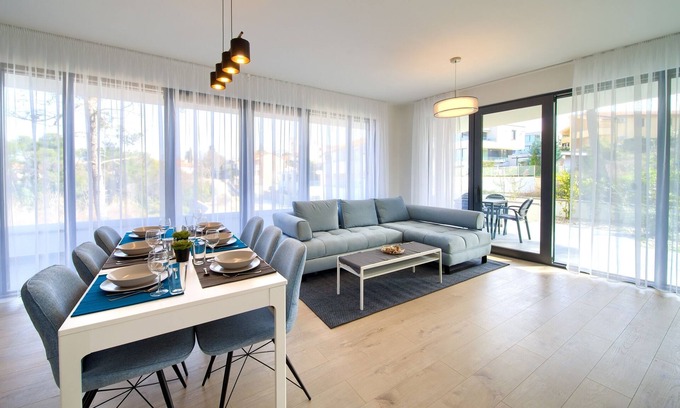 Milcetici Apartment | Modern vacation apartment in Malinska with a covered terrace