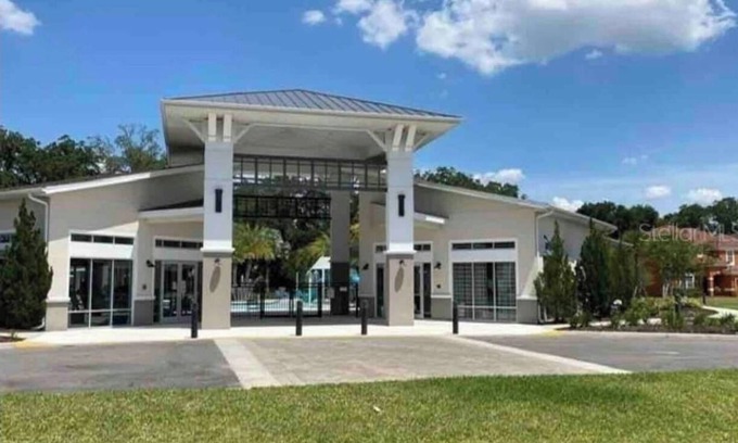 Veranda Palms House | Modern Vacation Family Fun Home- Kid Friendly/Private Pool