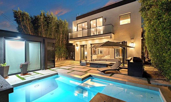 Melrose Villa | MODERN VILLA IN WEST HOLLYWOOD