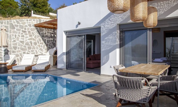 Aktio-Vonitsa Villa | Modern Villa! Perfect For a Family Getaway!