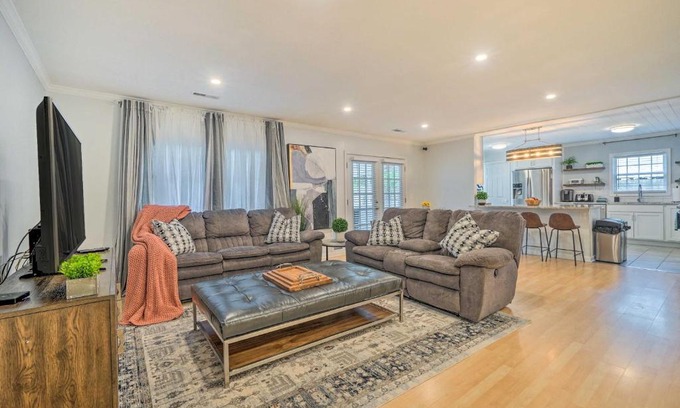 Ogden House | Modern Wilmington Getaway about 6 Miles to Beaches!