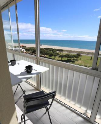 Saint-Cyprien Plage Apartment | Moderne et lumineux appart face à la mer,