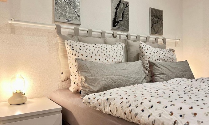 Kittersburg Apartment | Modernes Doppelzimmer mit Bad & AC in Kehl Goldscheuer - 1A Guesthouse