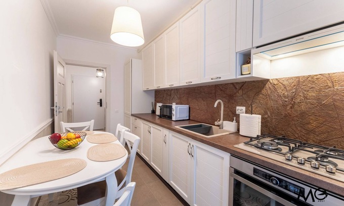 Tractorul Apartment | MoHost - Sonia