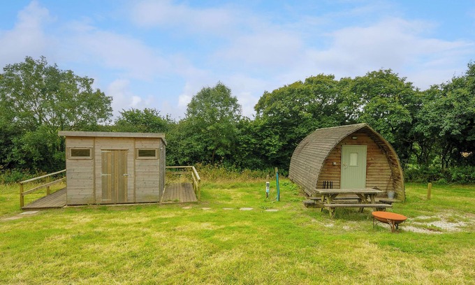 Liskeard Cottage | MOLE HOLE @ PENBUGLE ORGANIC FARM, pet friendly in Duloe