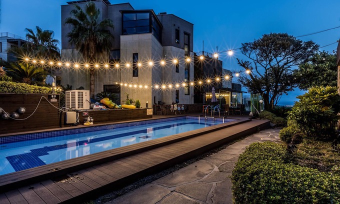 Songsan-dong House | Monaco Pool Pension