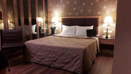 North District Hotel | Monalisa Hotel