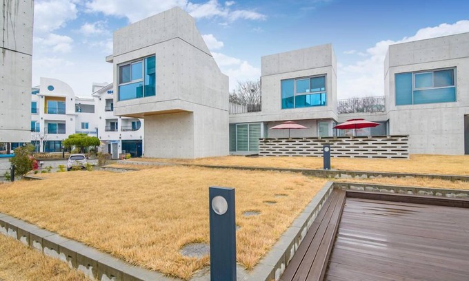 Pinari-gol House | Monofunny pension