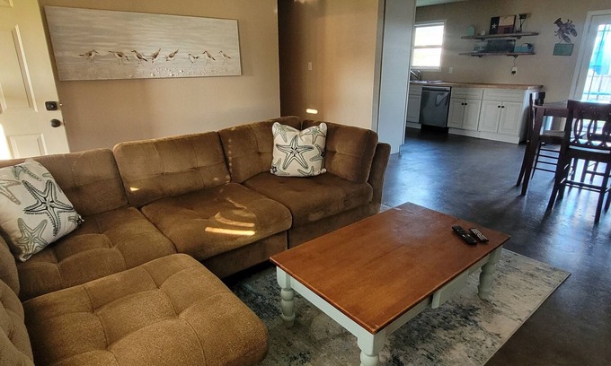 Port O Connor House | Monroe Bungalow - Port O'Connor