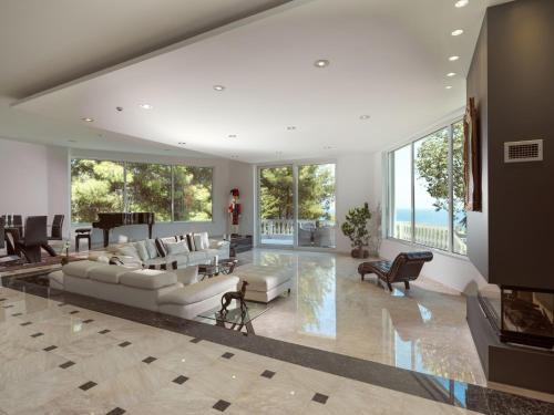 Akrotiri Villa | Mont Bleu Luxury Villa