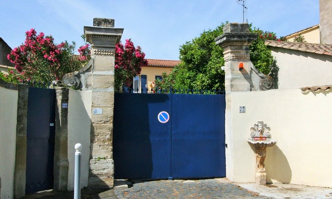 Montagnac House | Montagnac single-storey house with large terrace