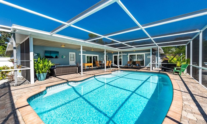 Bradenton House | ⚓Montauks Point! Private pool home 10 min> drive to Anna Maria beaches!⚓🌅