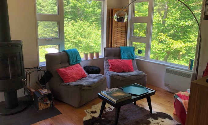 Morin Heights Ski Chalet | Monthly Micro Chalet rental, season! Ski in the Laurentians, access to the lake!