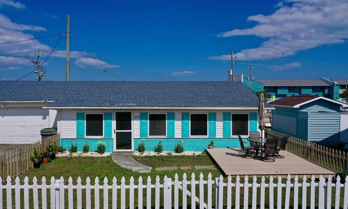 Kure Beach House | Monthly Off Season Rates! Adorable Beach Cottage,1 Block from KB Pier, Dog Friendly, Fenced