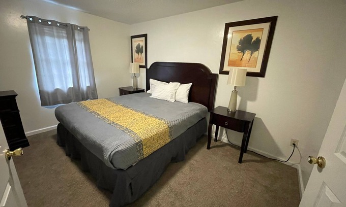 Raleigh House | MONTHLY STAYS 10BR Cabin-Style Home – Secluded Compound with abundant parking