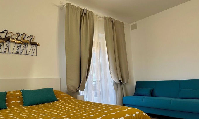 Quartiere XXI Pietralata House | Monti Tiburtini Roma Guest House - Parisina Room with private bathroom