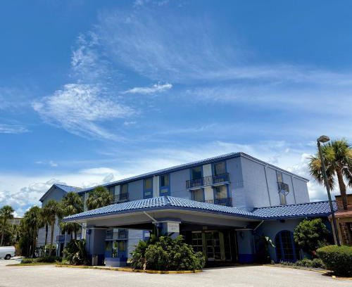 Florida Center Hotel | Monumental Movieland Hotel