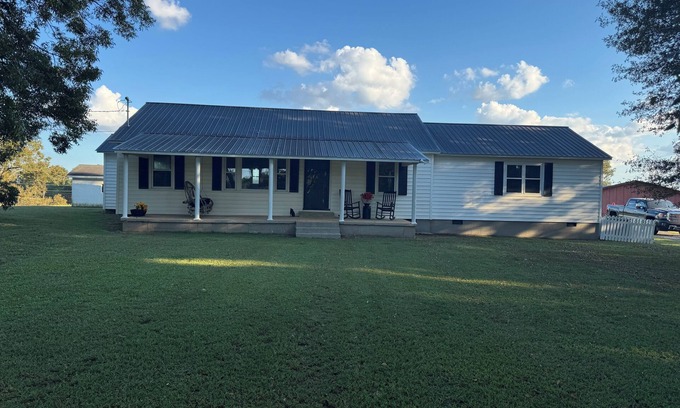 Horton House | Moo Moo Meadows - Great Location - 4 bedrooms - Sleeps 12