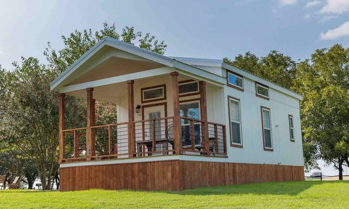 Satin Cabin | Moon River Ranch - Magnolia Cabin