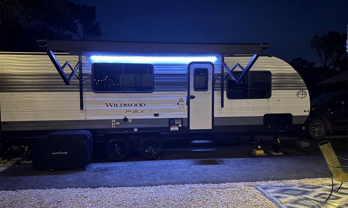 Spring Branch RV Rental | Moonlite Wolf RV: King, Bunks, Fire Pit & Outdoor!