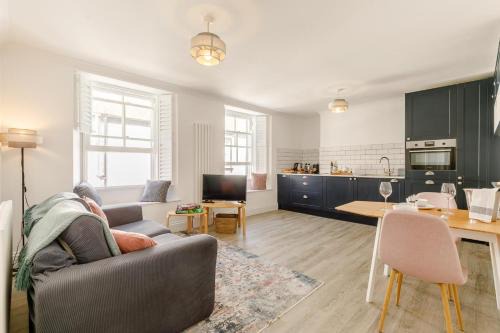 Looe Apartment | Mor Apartment