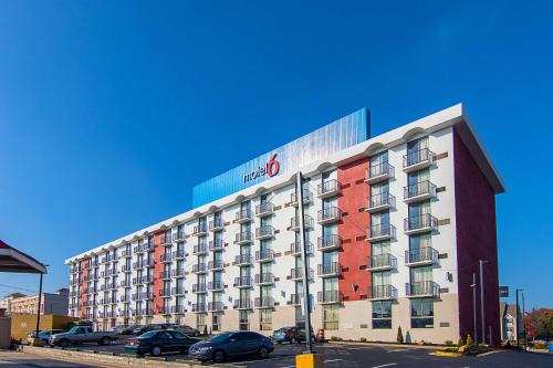 Eagan Park Hotel | Motel 6-Atlanta, GA - Atlanta Airport