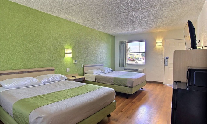 North Loop Hotel | Motel 6 Austin, TX - Central Downtown UT