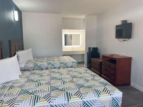 Cleveland Hotel | Motel 6 Cleveland, MS – Delta State University