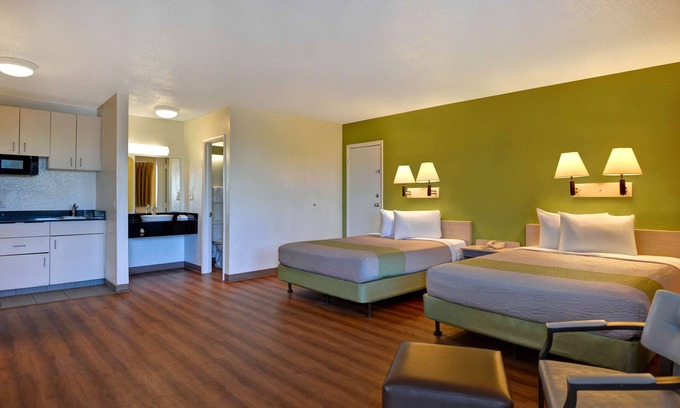 Cocoa Beach Hotel | Motel 6 Cocoa Beach, FL