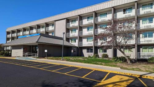 Danvers Hotel | Motel 6-Danvers, MA - Boston North