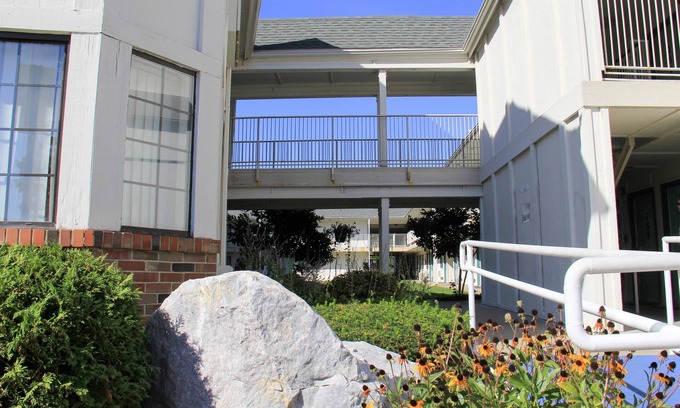 Enfield Hotel | Motel 6 Enfield, CT - Hartford