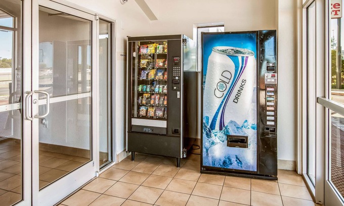 Euless Hotel | Motel 6 Euless, TX - DFW West