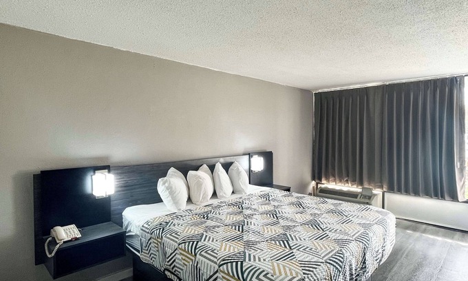 Lugoff Hotel | Motel 6 Lugoff, SC