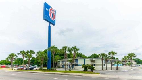Northwest Pensacola Hotel | Motel 6 - Pensacola West