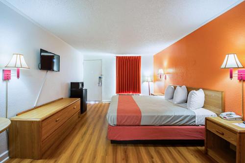 Perry Hotel | Motel 6-Perry, GA